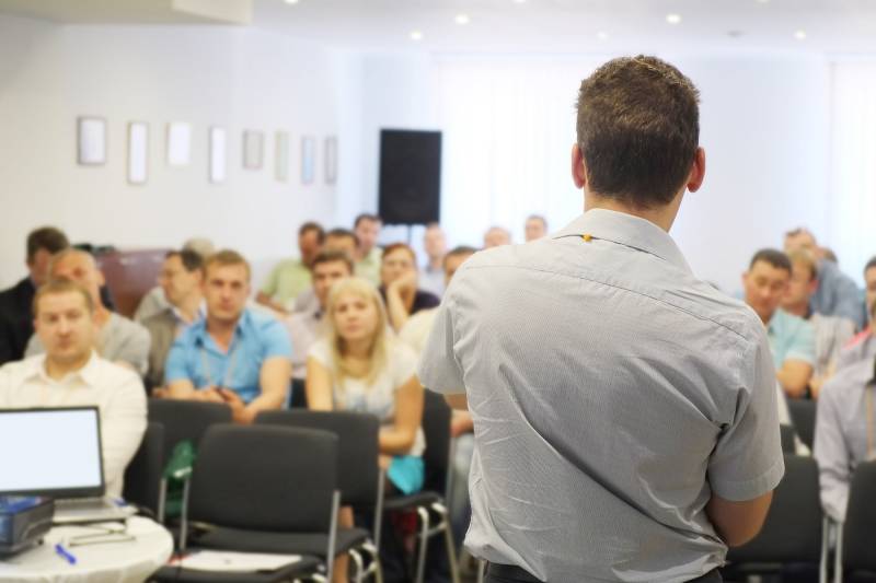 Comment améliorer la couverture WiFi dans un centre de formation à Marseille grâce à l'expertise d'une entreprise spécialisée